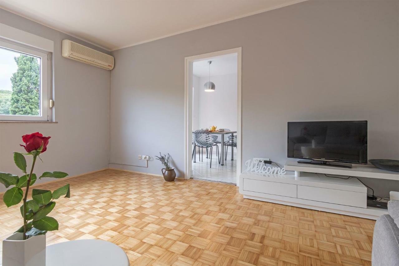 Colosseum Apartment Пула Экстерьер фото